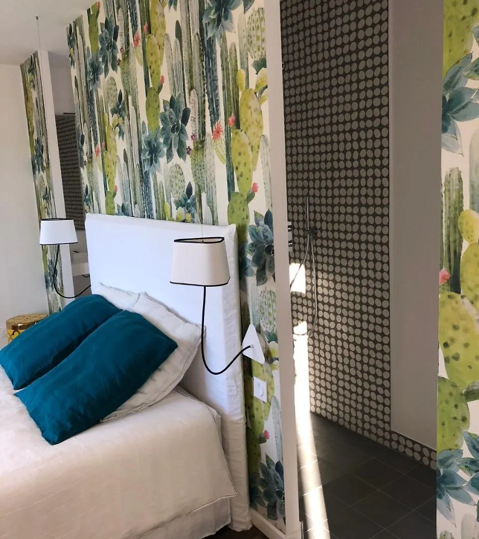 Maison Galatea Noves Bed & Breakfast
